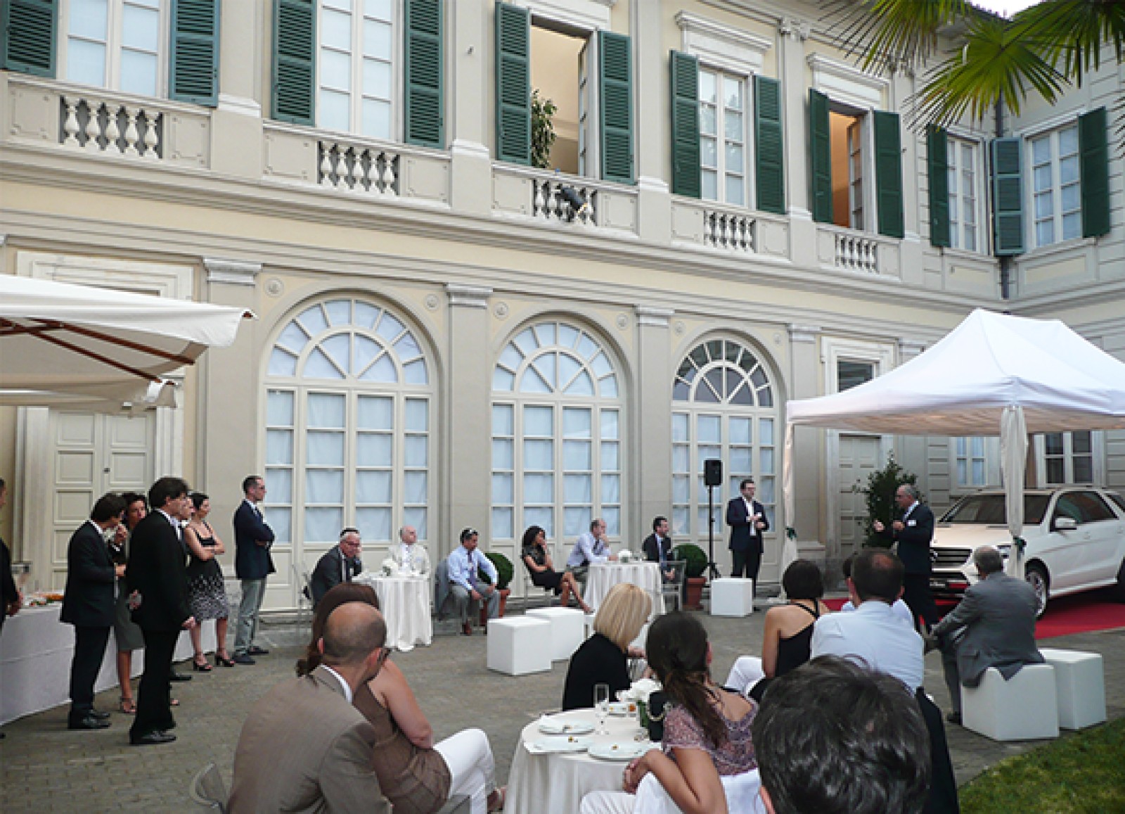 Presentazione a Villa Salazar Presentazione a Villa Salazar